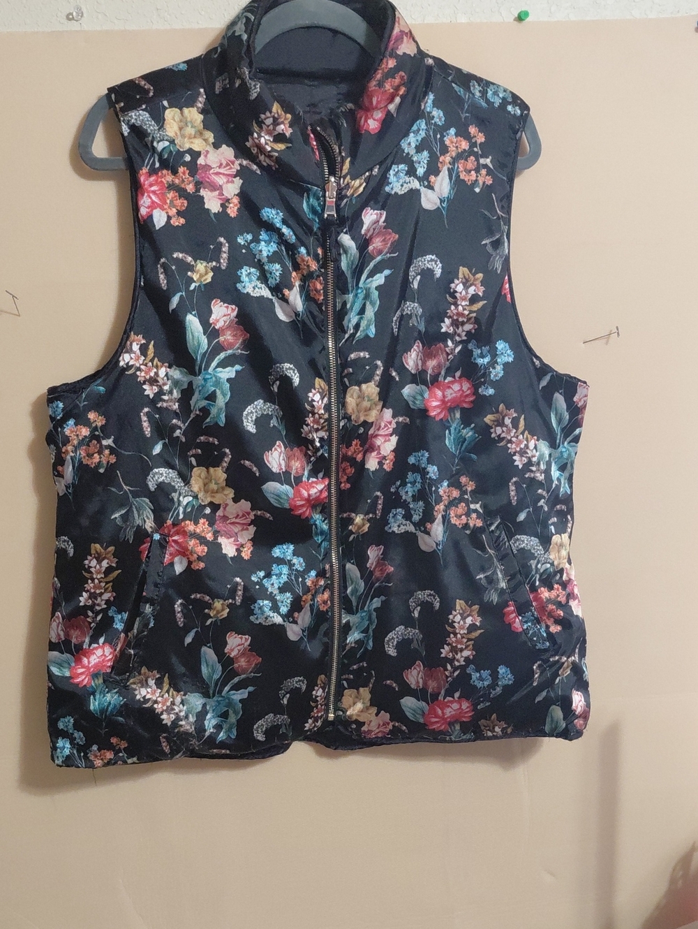 Women's Black Floral Puffer Vest